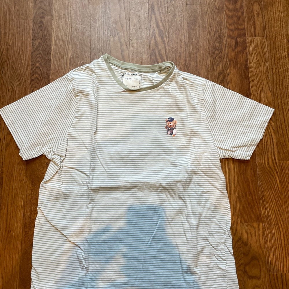 Mens t-shirt with bear